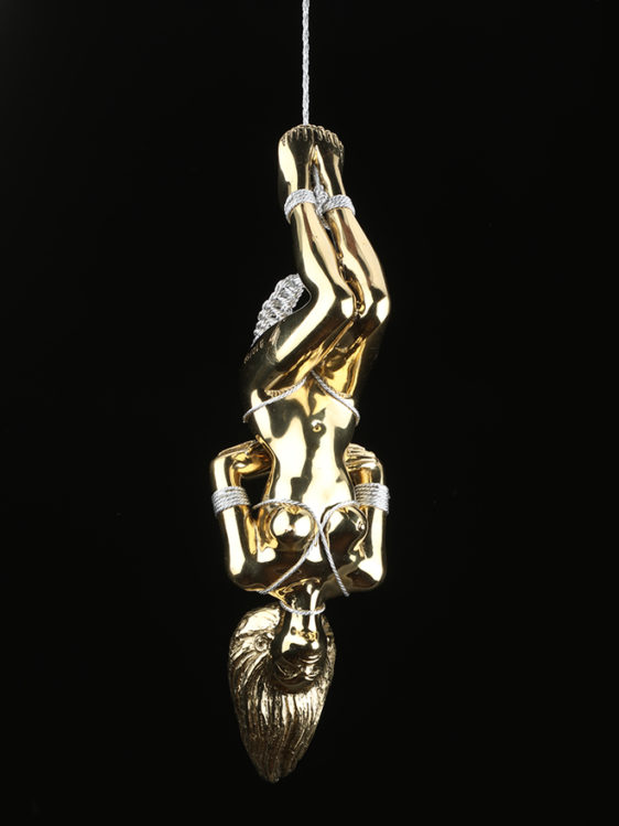 Bondage Girl “LUCY” hanging - Bronzeskulptur