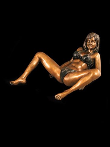 La chica del bikini<span> - </span>Marrón - Escultura de bronce