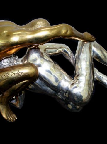  Escultura de bronce